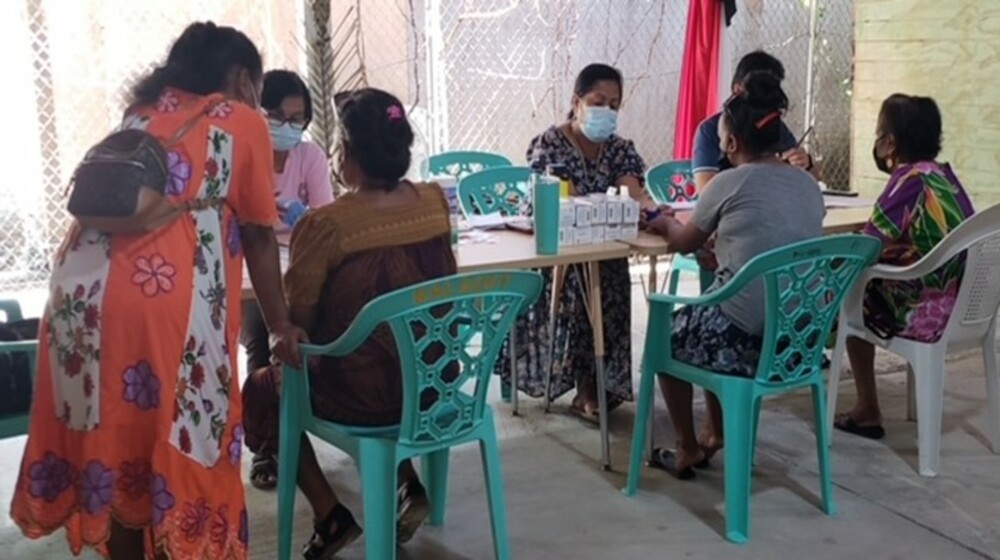 UNFPA's Dr. Marie Lanwi- Paul assisting the COVID-19 response at the Alternative Care Site in  Ebeye, Marshall Islands