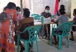 UNFPA's Dr. Marie Lanwi- Paul assisting the COVID-19 response at the Alternative Care Site in  Ebeye, Marshall Islands