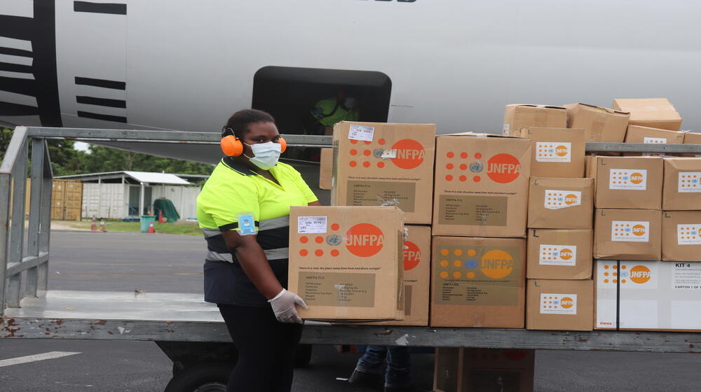 UNFPA Supplies are being unloaded in Vanuatu to support the COVID-19 response. 